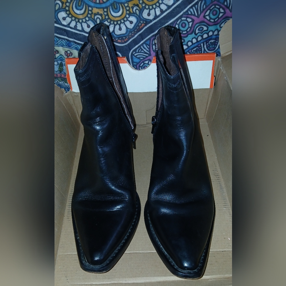 Black Guess Boots